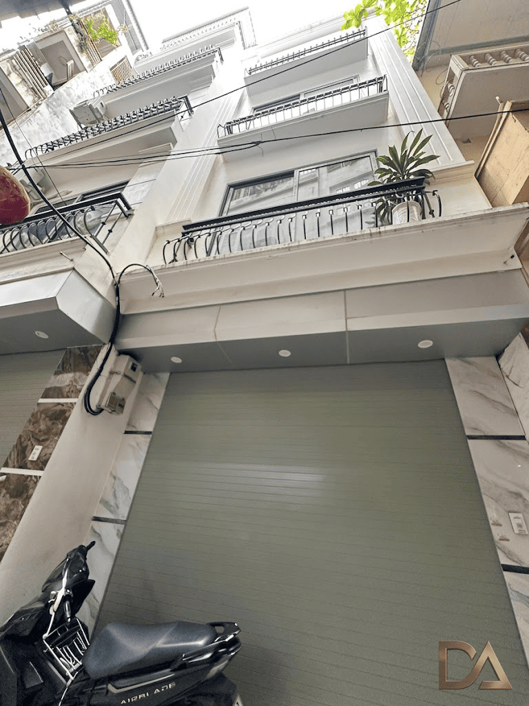 NHÀ ĐÊ LA THÀNH – 5 TẦNG THANG MÁY – NGÕ THÔNG – GẦN PHỐ – KINH DOANH NHỎ